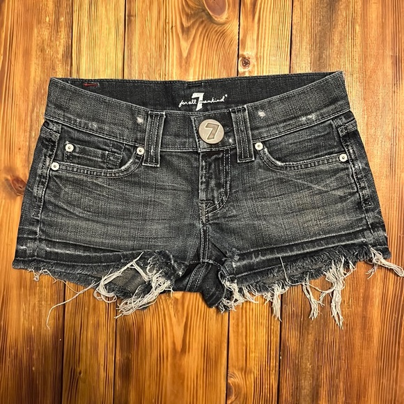 7 for all mankind Jean shorts - Picture 2 of 3